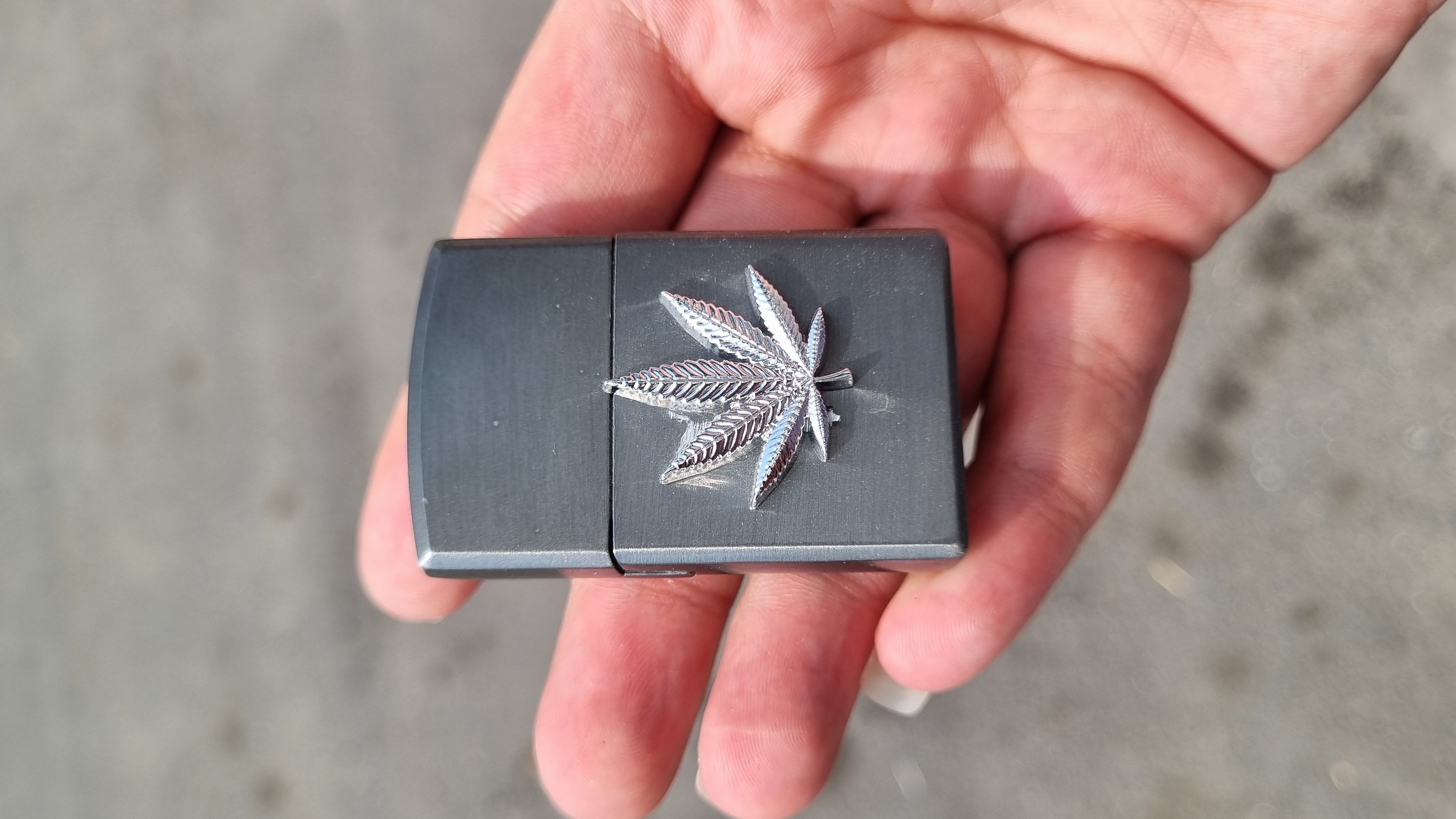 فندک طرح zippo مارجوانا