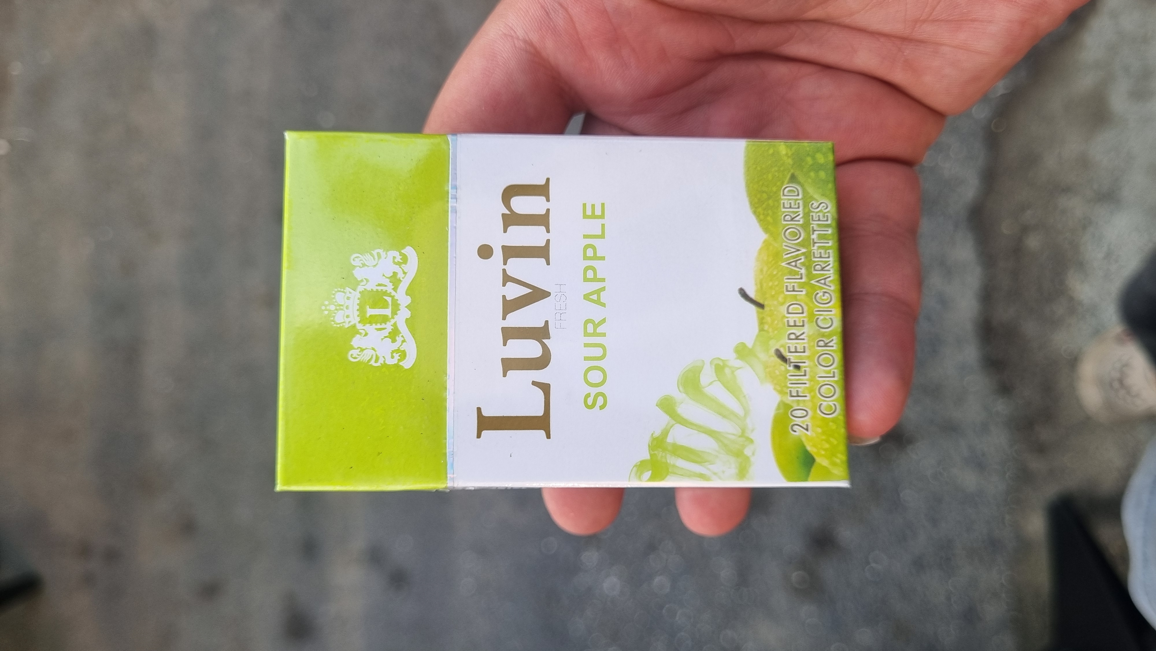 لاوین طمع سیب